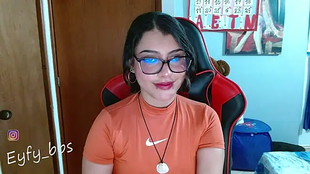 Snapshot of Eyfy_bbs chatting on March 10, 10:45 pm Eyfy bbs online show from March 10, 10:45 pm