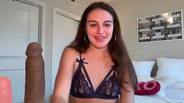 Snapshot of graciesmith27 chatting on October 15, 7:25 pm graciesmith27 online show from October 15, 7:25 pm