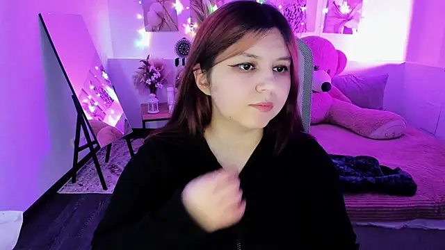 DiaAngell online show from April 15, 7:58 pm