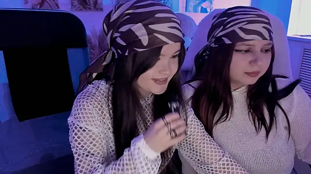 DiaAngell online show from April 17, 7:50 pm