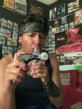 Snapshot of Blade_Ryder666 chatting on May 8, 9:53 pm Blade Ryder666 online show from May 8, 9:53 pm