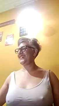 Snapshot of ilonna2025 chatting on January 28, 3:15 am ilonna2025 online show from January 28, 3:15 am
