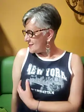 ilonna2025 online show from March 25, 12:05 am