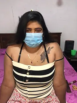Snapshot of Lovely_WINDI chatting on April 6, 7:15 pm Lovely WINDI online show from April 6, 7:15 pm