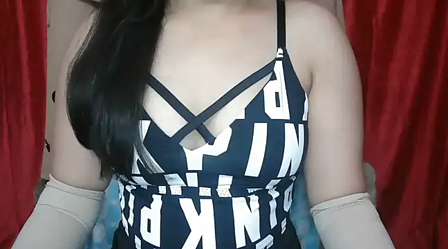 Snapshot of Heavenly_Gurl chatting on February 16, 9:04 am Heavenly Gurl online show from February 16, 9:04 am