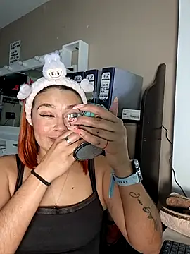 Snapshot of Sophie_new25 chatting on February 16, 1:18 pm Sophie new25 online show from February 16, 1:18 pm