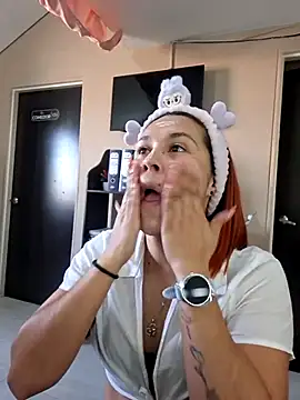 Snapshot of Sophie_new25 chatting on February 26, 1:10 pm Sophie new25 online show from February 26, 1:10 pm