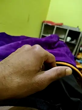 Snapshot of 08uhj chatting on February 4, 6:03 pm 08uhj online show from February 4, 6:03 pm