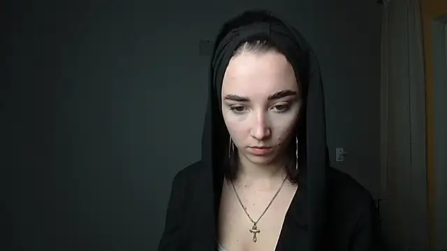 Eva Gloryy online show from February 13, 8:45 pm