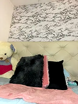 Lili  taylor online show from October 5, 3:49 am