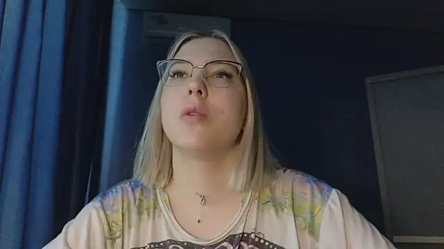 HotBrandyX online show from November 10, 7:51 am