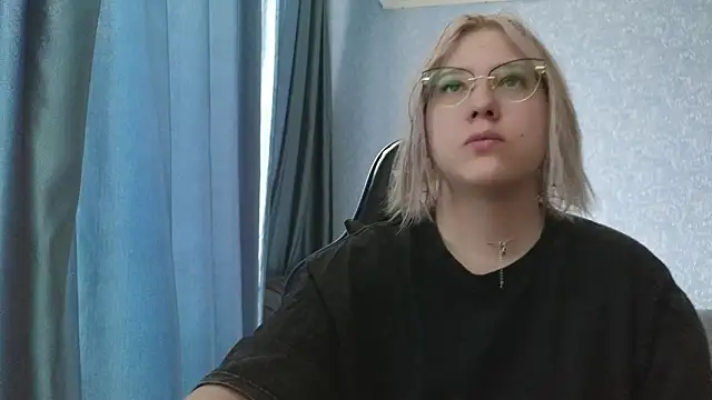 HotBrandyX online show from April 12, 4:28 am