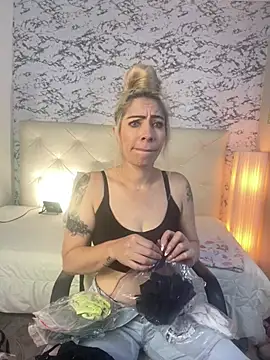 viktoria davis  online show from January 27, 8:39 pm