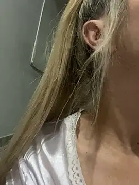 viktoria davis  online show from January 27, 11:43 pm