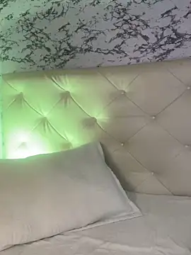 viktoria davis  online show from February 8, 1:22 am