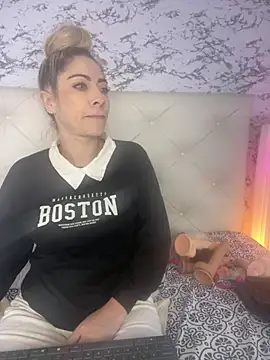 viktoria davis  online show from February 23, 2:51 am