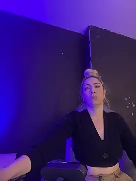 viktoria davis  online show from March 6, 11:42 pm