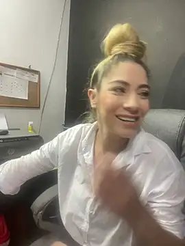 viktoria davis  online show from March 14, 10:16 pm