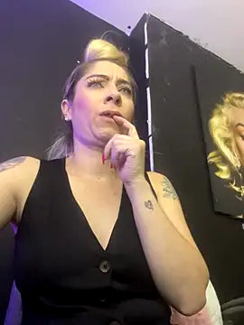 viktoria davis  online show from September 19, 10:43 pm