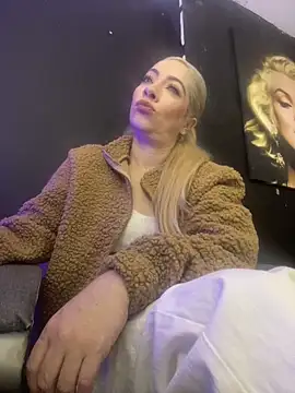 viktoria davis  online show from October 11, 10:52 pm