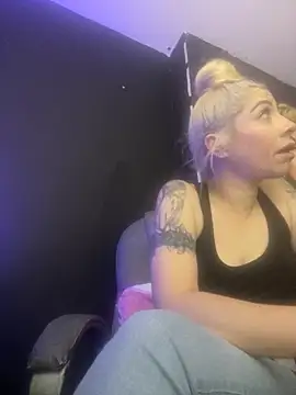 viktoria davis  online show from October 14, 10:43 pm