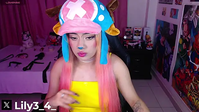 Snapshot of lily3_4 chatting on October 22, 7:52 am lily3 4 online show from October 22, 7:52 am