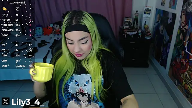 Snapshot of lily3_4 chatting on February 5, 7:02 am lily3 4 online show from February 5, 7:02 am