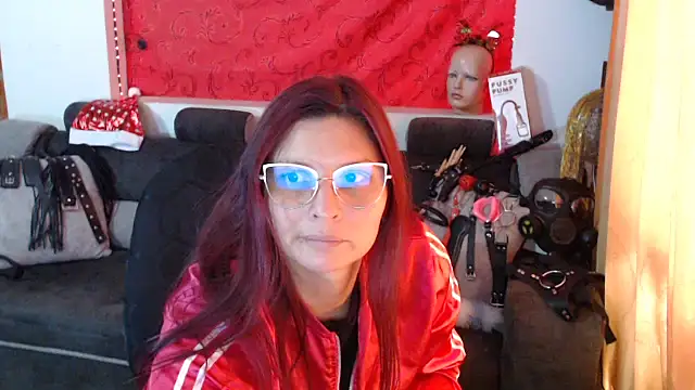 sachaclinford online show from November 11, 5:57 pm