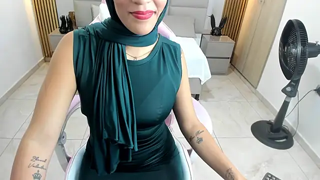 Zulema hamdi online show from February 10, 4:04 pm