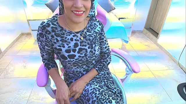 Zulema hamdi online show from February 20, 7:19 pm