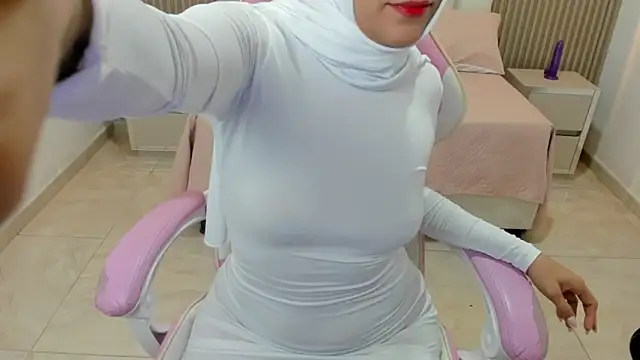 Zulema hamdi online show from March 12, 6:18 am