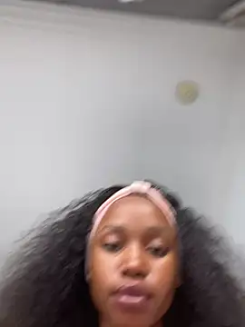 Snapshot of Go_Meg chatting on February 7, 6:03 am Go Meg online show from February 7, 6:03 am