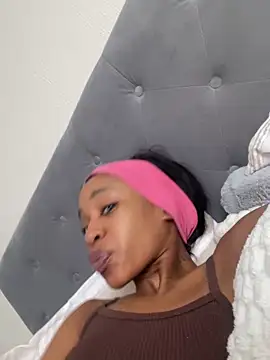 Snapshot of Go_Meg chatting on October 14, 3:46 pm Go Meg online show from October 14, 3:46 pm