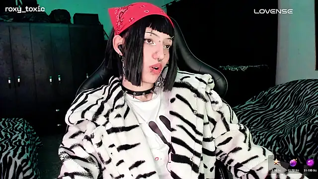 roxy toxic online show from November 8, 3:29 am