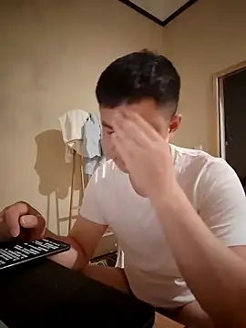 Snapshot of goodboyfcy chatting on February 12, 5:05 am goodboyfcy online show from February 12, 5:05 am