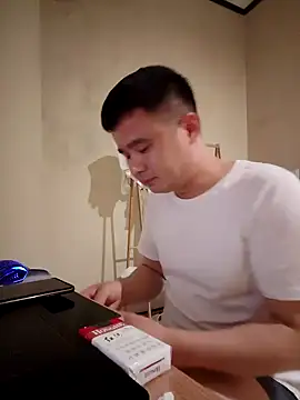 Snapshot of goodboyfcy chatting on February 13, 10:55 am goodboyfcy online show from February 13, 10:55 am