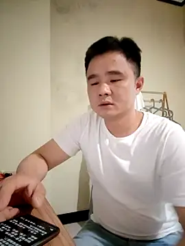 Snapshot of goodboyfcy chatting on February 18, 1:00 pm goodboyfcy online show from February 18, 1:00 pm