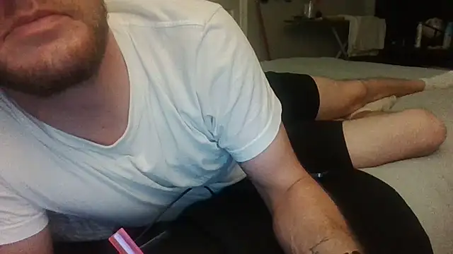 biggzee6 online show from February 24, 5:00 am