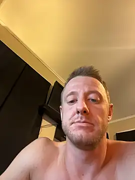 biggzee6 online show from October 30, 4:03 am