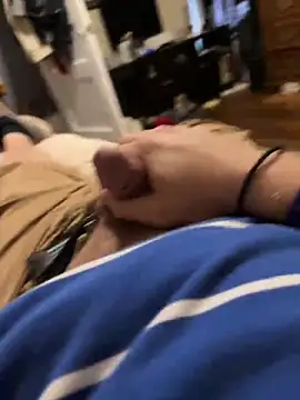 Snapshot of biggzee6 chatting on February 21, 5:14 pm biggzee6 online show from February 21, 5:14 pm