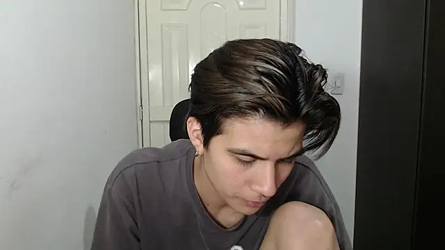 Snapshot of Dha_lia0 chatting on January 18, 7:38 am Dha lia0 online show from January 18, 7:38 am