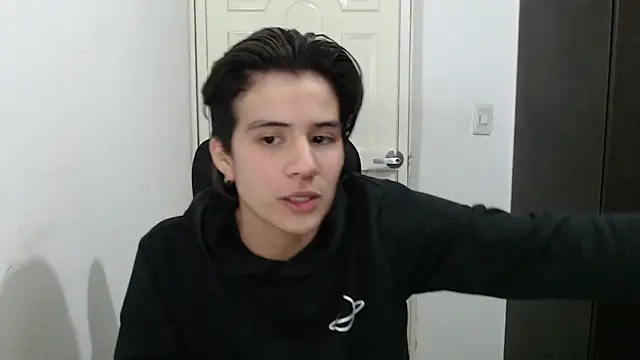 Snapshot of Dha_lia0 chatting on January 19, 7:15 am Dha lia0 online show from January 19, 7:15 am