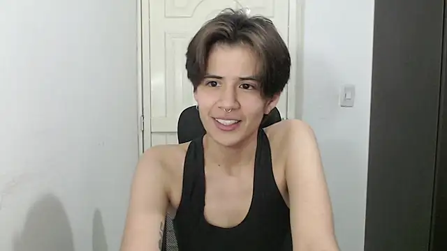 Snapshot of Dha_lia0 chatting on January 22, 3:09 am Dha lia0 online show from January 22, 3:09 am