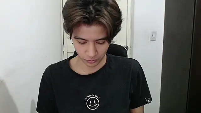 Snapshot of Dha_lia0 chatting on January 23, 6:28 am Dha lia0 online show from January 23, 6:28 am