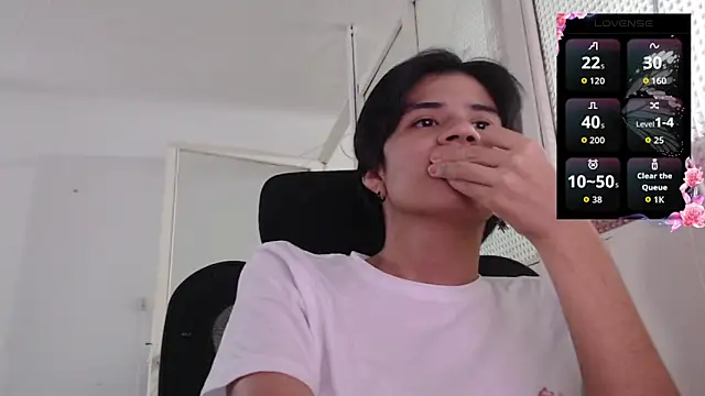 Snapshot of Dha_lia0 chatting on October 18, 1:45 pm Dha lia0 online show from October 18, 1:45 pm