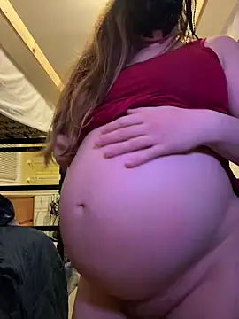 Snapshot of pregnant_bella_ chatting on February 1, 6:21 am pregnant bella online show from February 1, 6:21 am