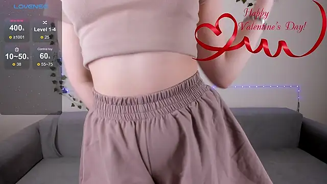 Snapshot of EmmyStar_ chatting on February 13, 5:33 pm EmmyStar  online show from February 13, 5:33 pm