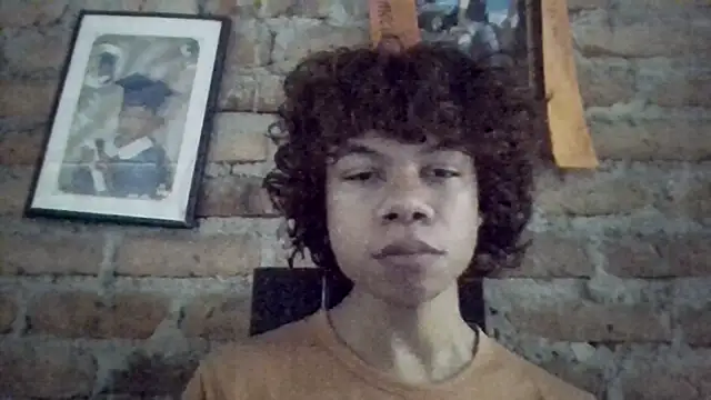 Snapshot of DanteAndKyle chatting on September 17, 7:37 pm DanteAndKyle online show from September 17, 7:37 pm