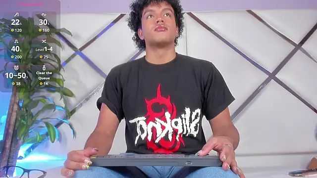 Snapshot of DanteAndKyle chatting on November 17, 11:10 pm DanteAndKyle online show from November 17, 11:10 pm