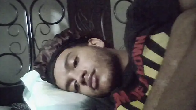 Snapshot of DanteAndKyle chatting on December 20, 11:45 pm DanteAndKyle online show from December 20, 11:45 pm